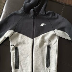 Mens Nike tech